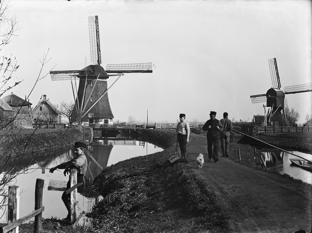 Molens aan de Vecht 1894 Achtkante grondzeiler bij Zuilen van Waterschap Westbroek 1753 Buitenweg ca 1830 en wipmolen van polder