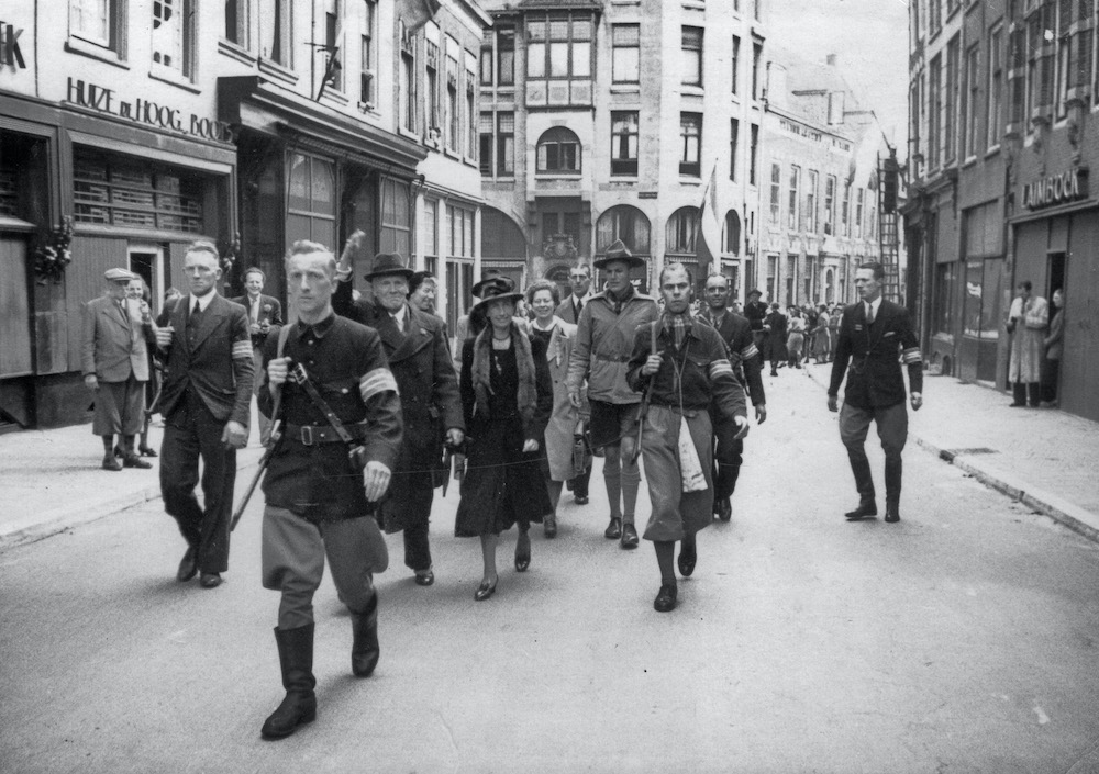 Ter Pelkwijk 7 mei 1945 op weg naar bordes