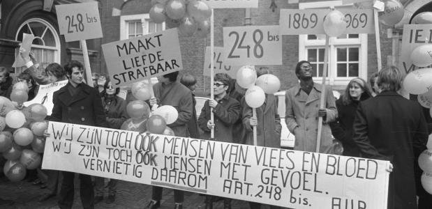 Demonstratie op het Binnenhof tegen artikel 248bis 21 januari 1969 collectie Anefo