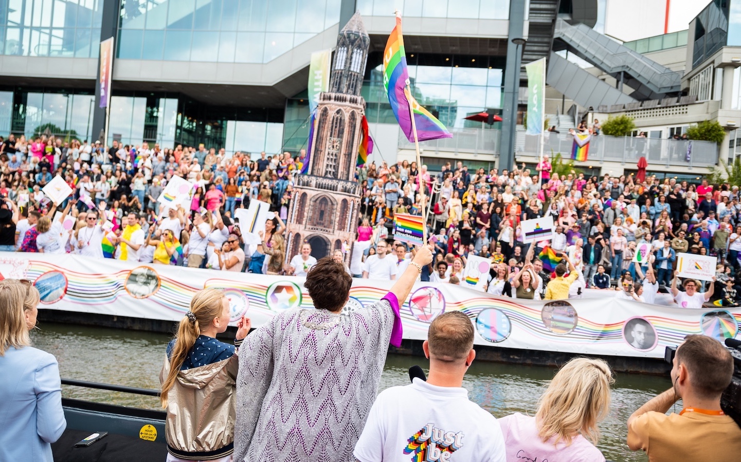Regenboogcanon Op De Utrecht Pride 2022 Foto Ralf Mens