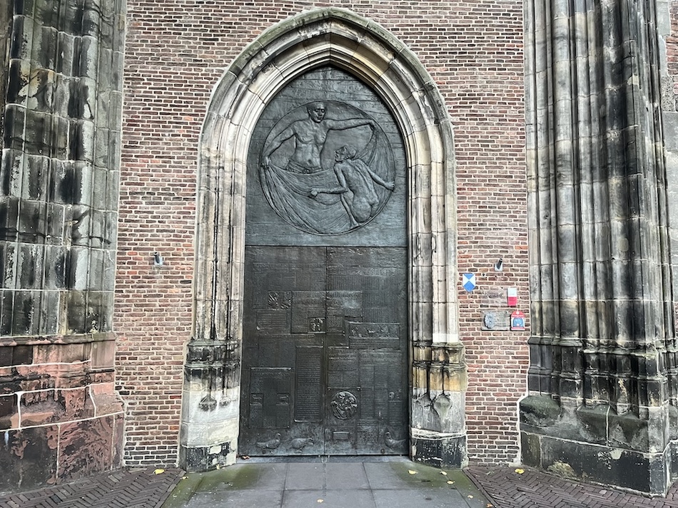 Deuren Domkerk door Theo van de Vathorst