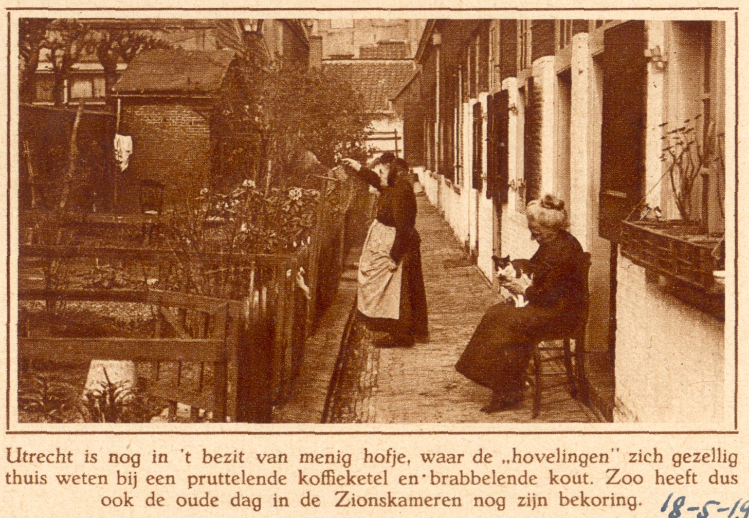 Gezicht op de vrijwoningen en de tuintjes van de Sionskameren Nieuwegracht 89 117 1928 HUA