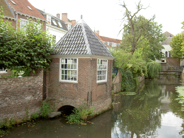 D8 Tuinhuis aan de Weverssingel in Amersfoort