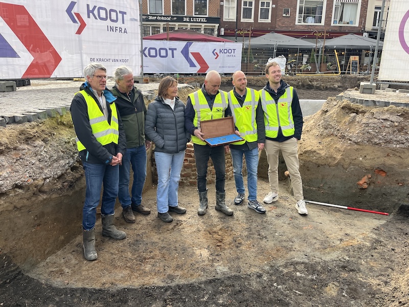 Team Erfgoed Utrecht bij opgraving op de Neude